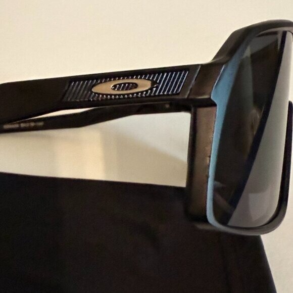 OO9406 Oakley SUTRO Matte Black Frame Prizm Polarized Black Lenses - Picture 7 of 10